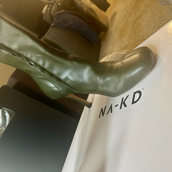 NA-KD | Rounded Toe Ankle Boots in Khaki Green, size 39 EU / 8.5 US - Picture 5 of 10